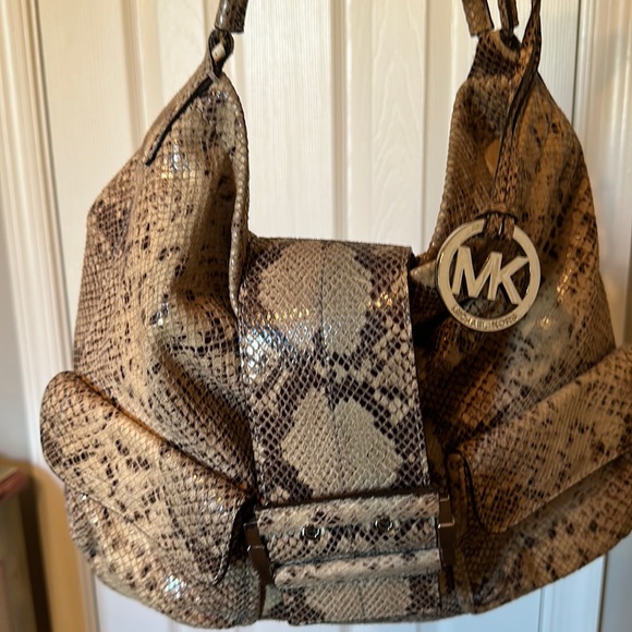 Micheal Kors Python leather… barely used great condition - Picture 1 of 7